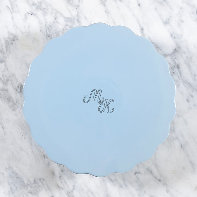 Frisblauw taartplateau gepersonaliseerd met een monogram