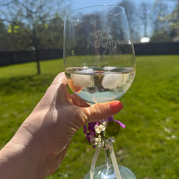 Gepersonaliseerd wijnglas met monogram